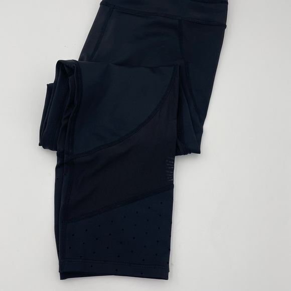 Athleta-Size Medium Black Capri Leggings - Picture 2 of 5